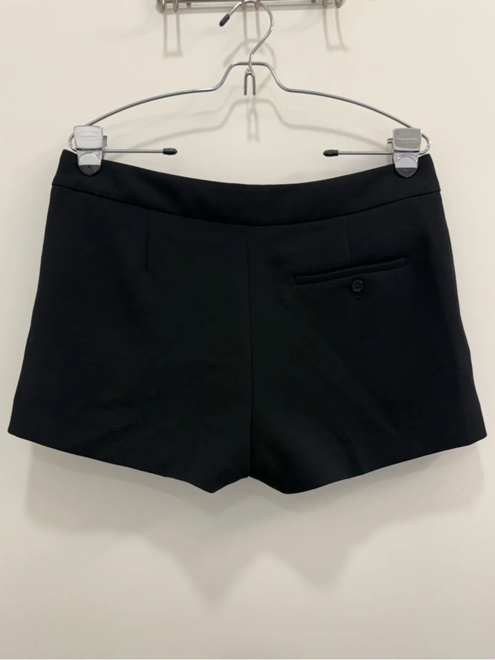 Aritzia Wilfred Exergue Short Ribbon tie crepe low rise shorts in Black Size 8